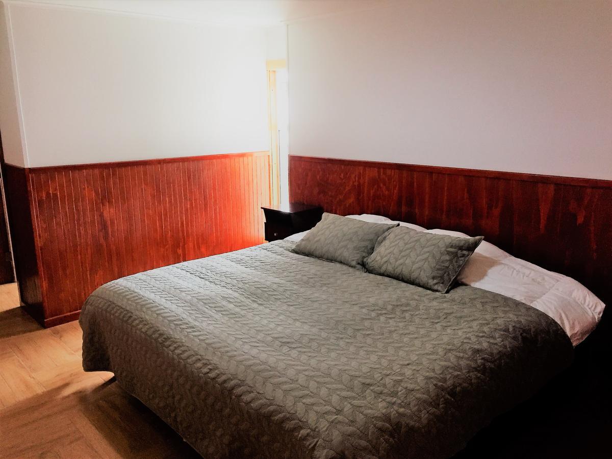Hostal Andes Patagonicos Пуерто Наталес Екстериор снимка